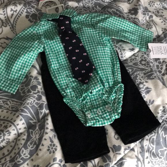 New Born Dress Up Set - Picture 1 of 5